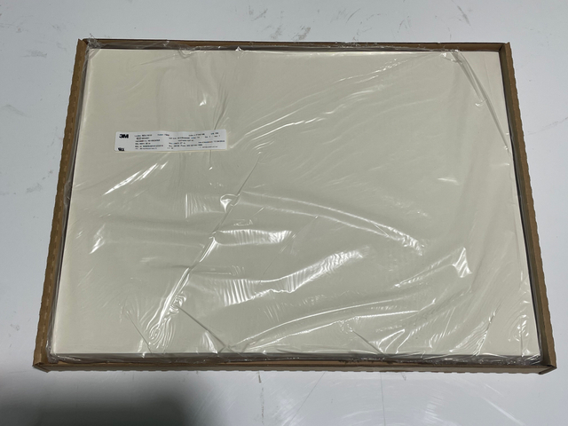 Material de etiquetas de hoja y pantalla de 3M Poliéster transparente 7950 Aplicaciones de etiquetas para exteriores Durable Excelente estabilidad térmica